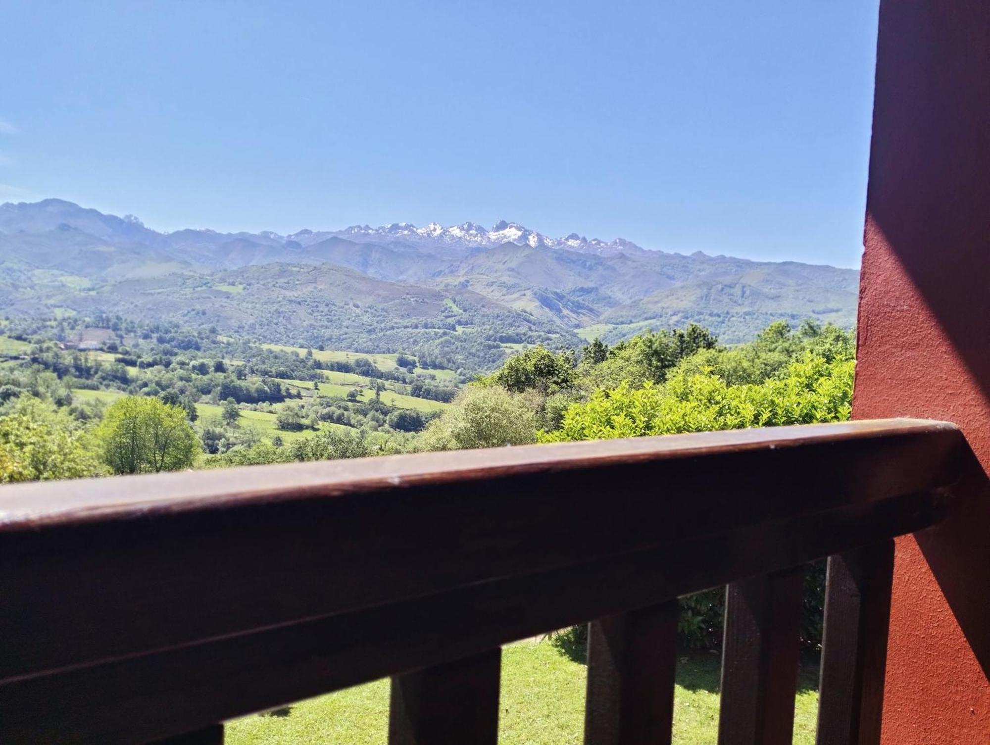 La Casa De Nuria Guest House Cangas de Onis Bagian luar foto