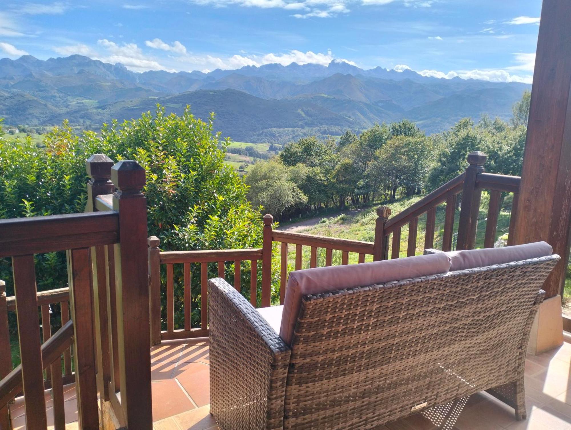La Casa De Nuria Guest House Cangas de Onis Bagian luar foto
