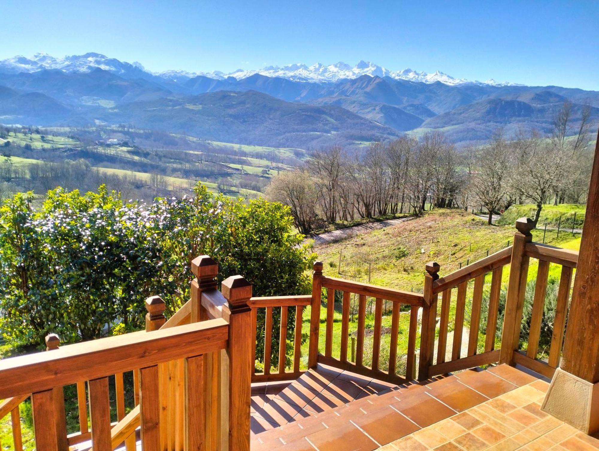 La Casa De Nuria Guest House Cangas de Onis Bagian luar foto
